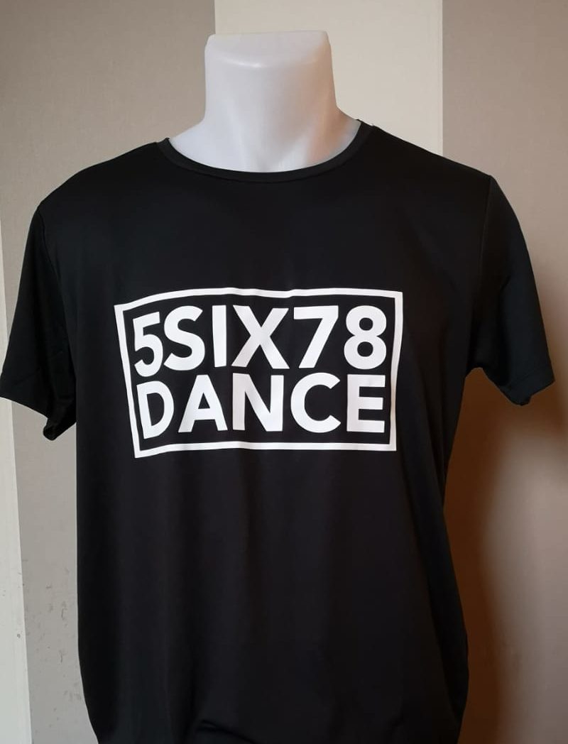 is genoeg Factuur sla Zwart sportshirt met wit logo - volwassenen - 5SIX78 DANCE